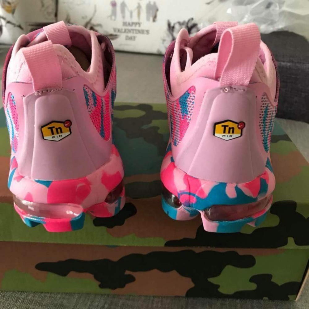 Shoes - Picture 4 of 4